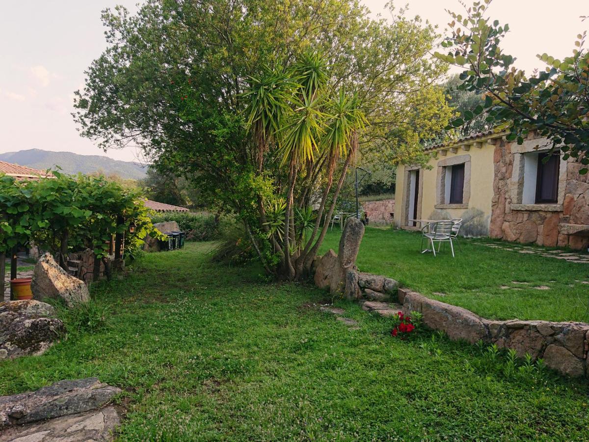 Agriturismo Desole Monti Eksteriør billede